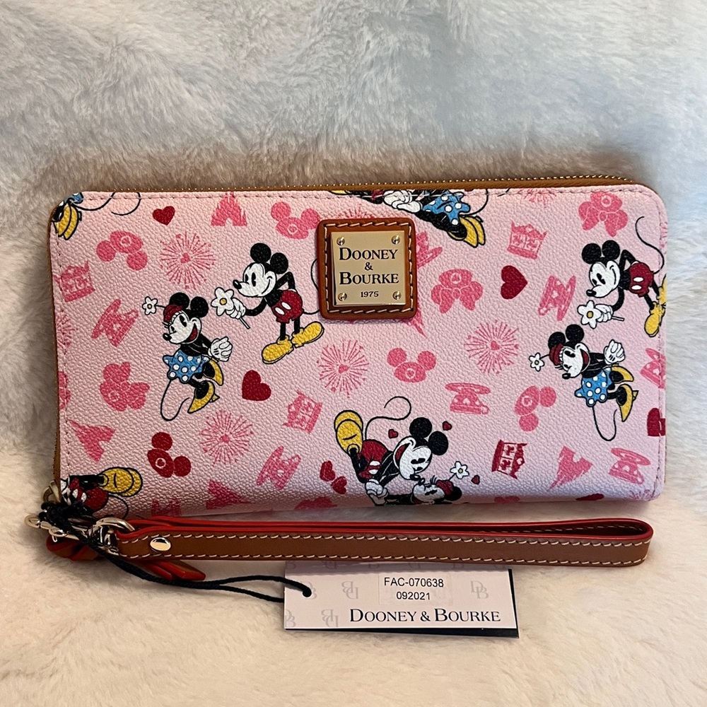Disney Dooney & Bourke Mickey & Minnie Love Wallet